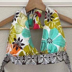 Like new La Blanca 2 piece bathing suite. Size 14 top and size 6 bottom.